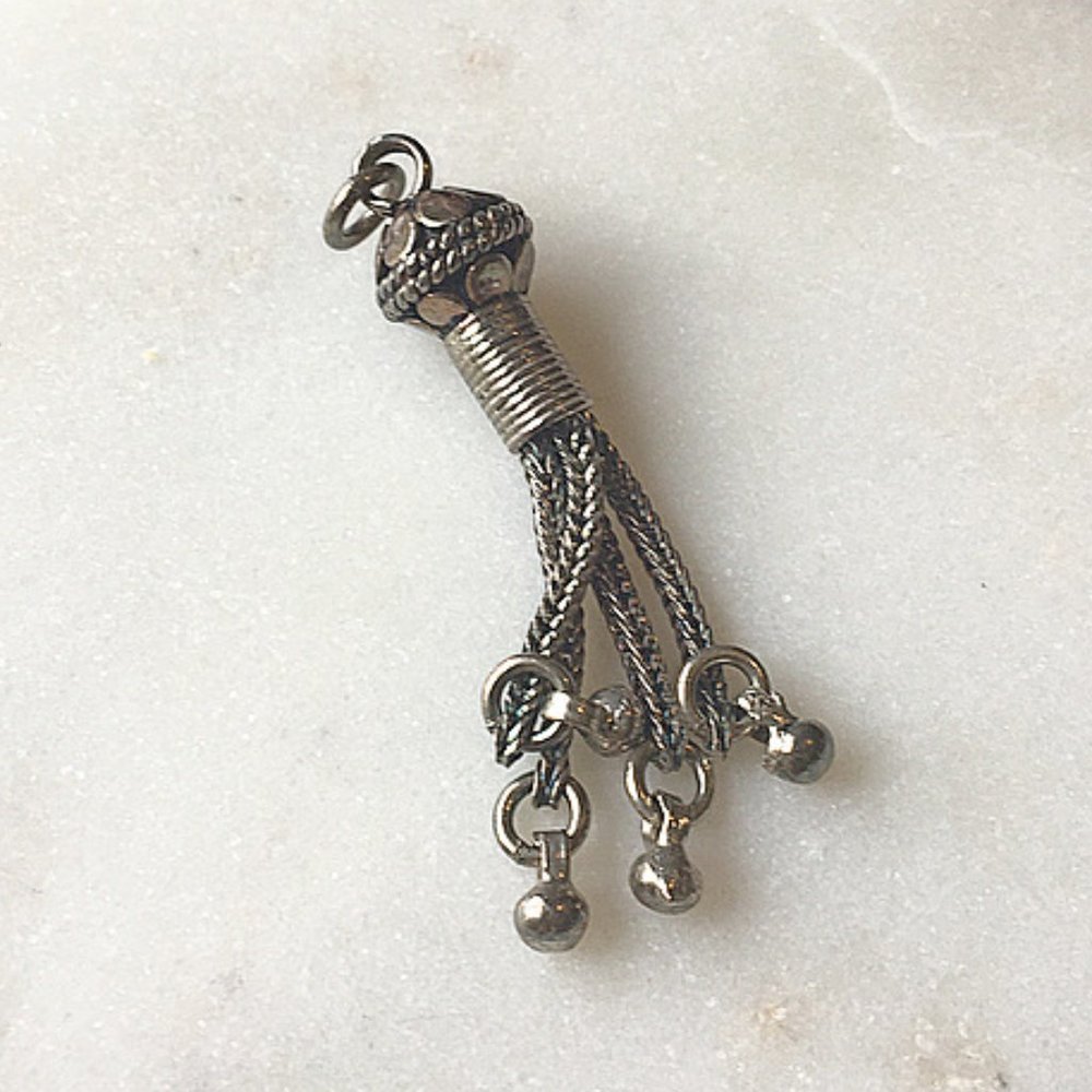 Tassel pendant